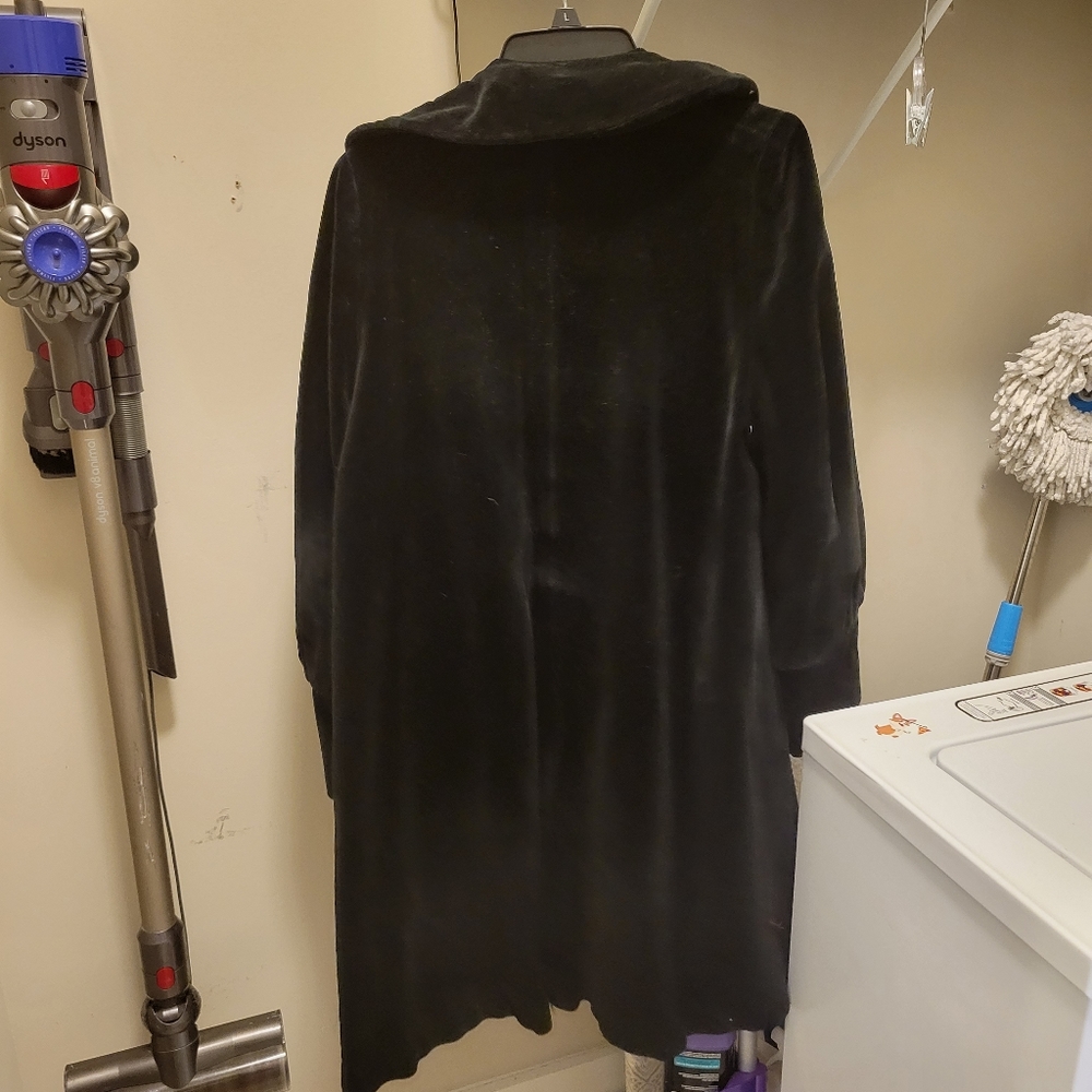 Vintage 1930s Black Velvet Coat - image 2